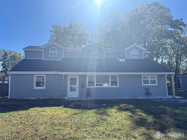 Primary Photo - 19 Lahiere Ave