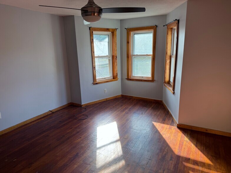 Building Photo - 1514 Ross Ave