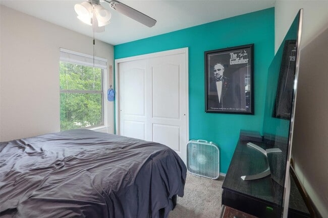 Building Photo - 5307 Viewpoint Dr