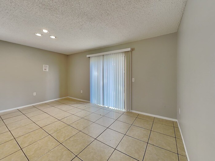 Building Photo - 1388 Bramblewood Dr