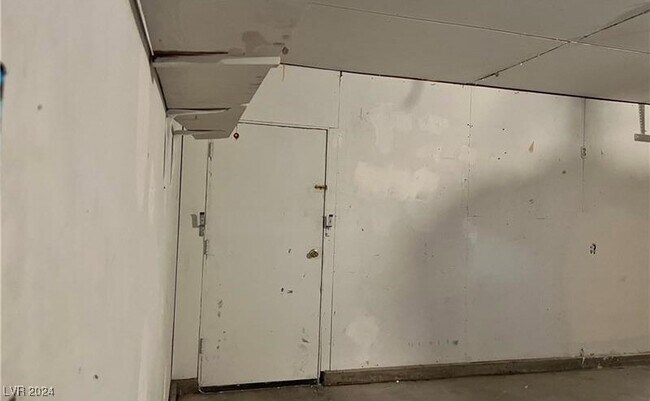 Building Photo - 6264 Bullion Blvd