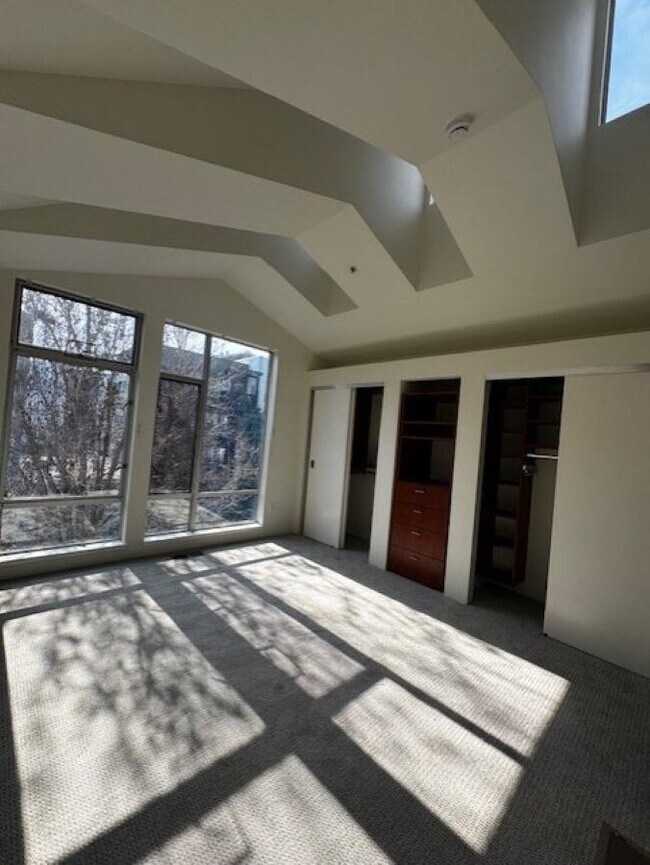 Building Photo - 42 Iron Horse Ln