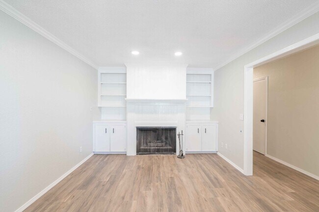 Building Photo - 3321 S Ash Ave
