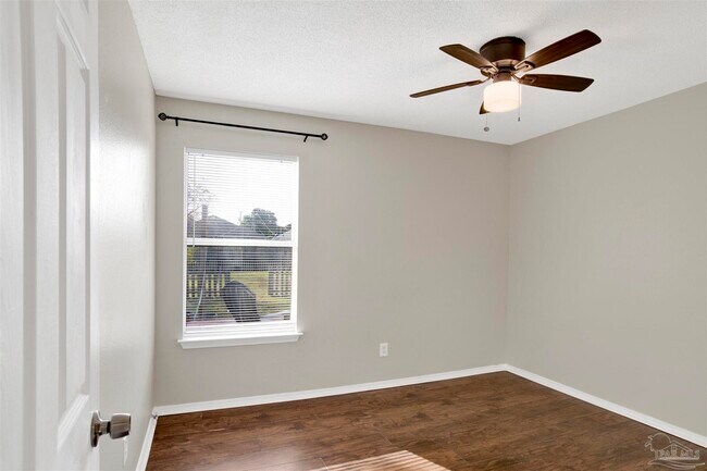 Building Photo - 165 Valdosta Ave