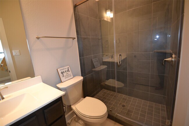 Building Photo - 3207 Kindred Wy