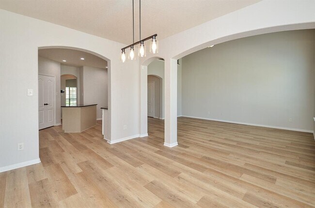 Building Photo - 15219 Bartlett Landing Dr