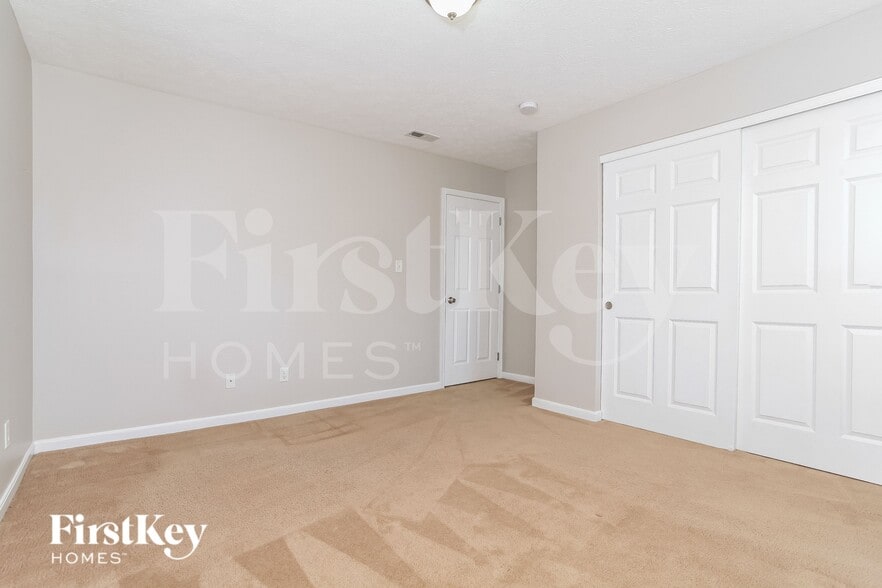 Building Photo - 402 Red Tail Pl