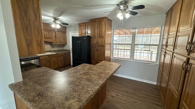 Building Photo - 4023 Summer Pl