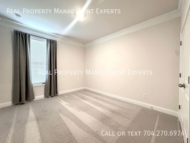 Building Photo - 6029 Whitechapel Ct
