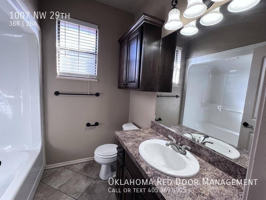 Building Photo - 1007 NW 29th-