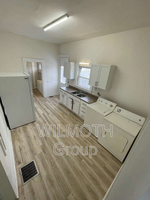 Building Photo - 610 S Gallatin St