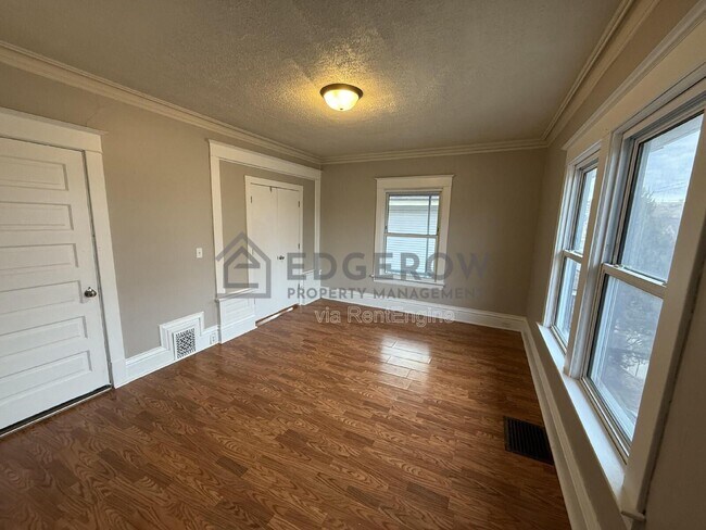 Building Photo - 1038 Lafayette Ave SE
