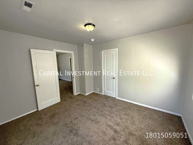 Building Photo - 1449 W 400 S