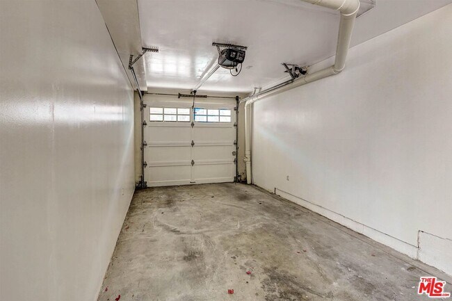 Building Photo - 456-452 Smithwood Dr