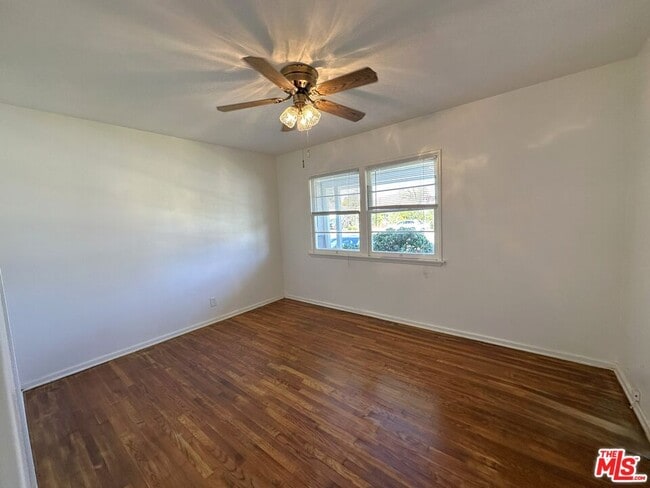 Building Photo - 5468 W 120th St