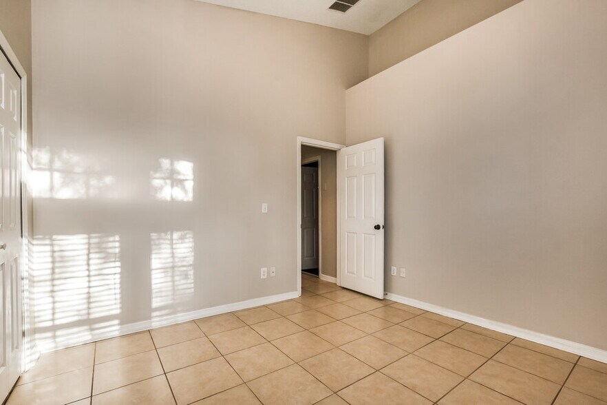 Building Photo - 2167 Kaylas Ct