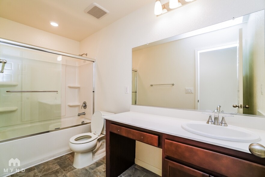 Building Photo - 676 Rosedale Wy