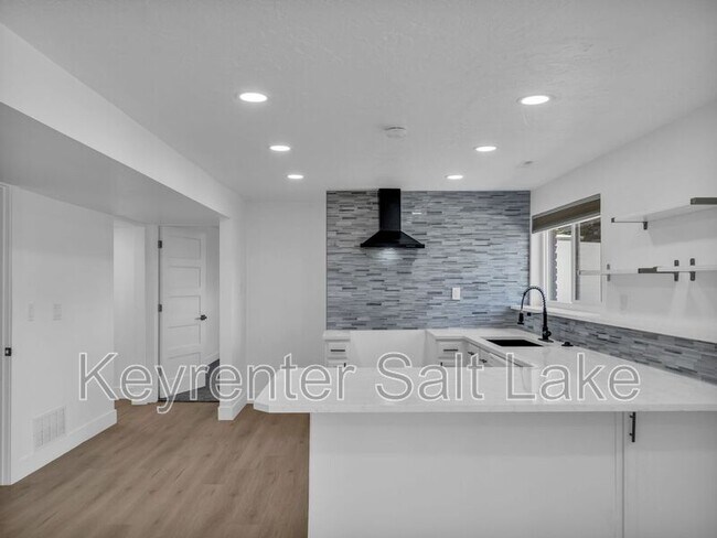 Building Photo - 7726 S 3500 E