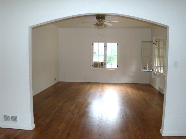 Building Photo - 645 S Whitcomb St