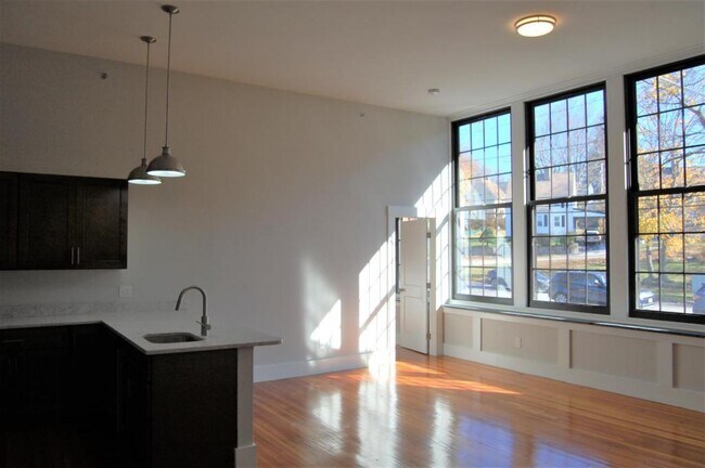 Building Photo - 155 Ararat St #207