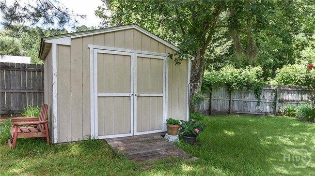 Building Photo - 135 Hermitage Dr