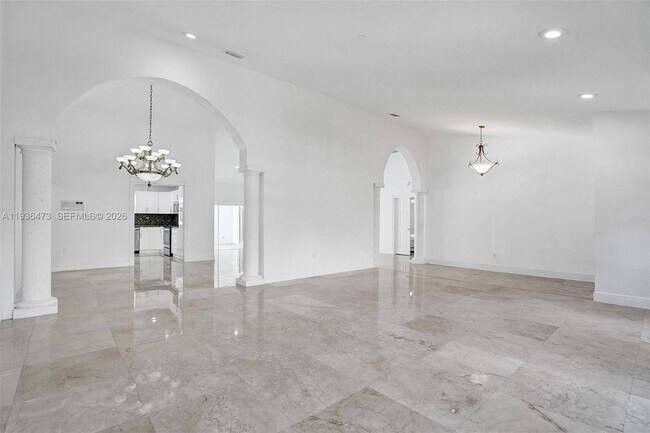 Building Photo - 13105 Biscayne Island Terrace