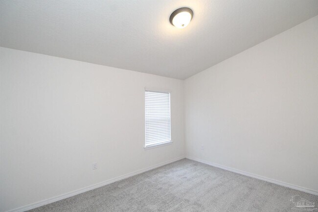 Building Photo - 5605 Peach Dr