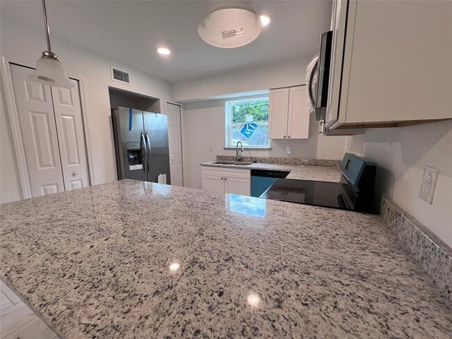 Building Photo - 5317 Curry Ford Rd