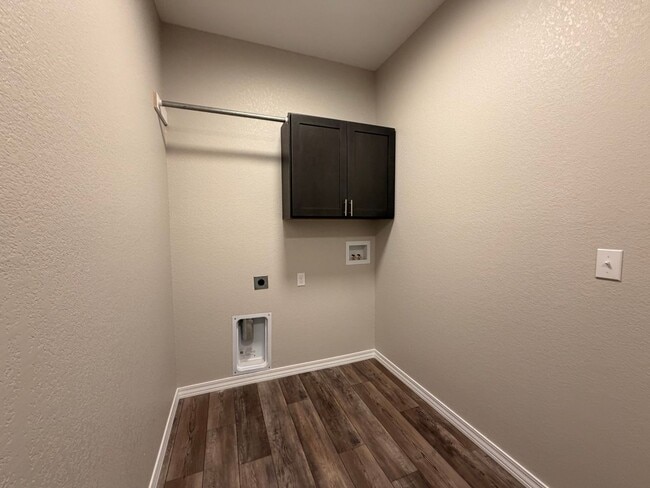 Building Photo - Welcome to your dream home in Russellville, AR!