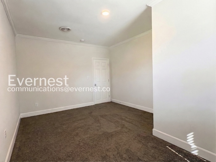 Building Photo - 1210 E 36th St