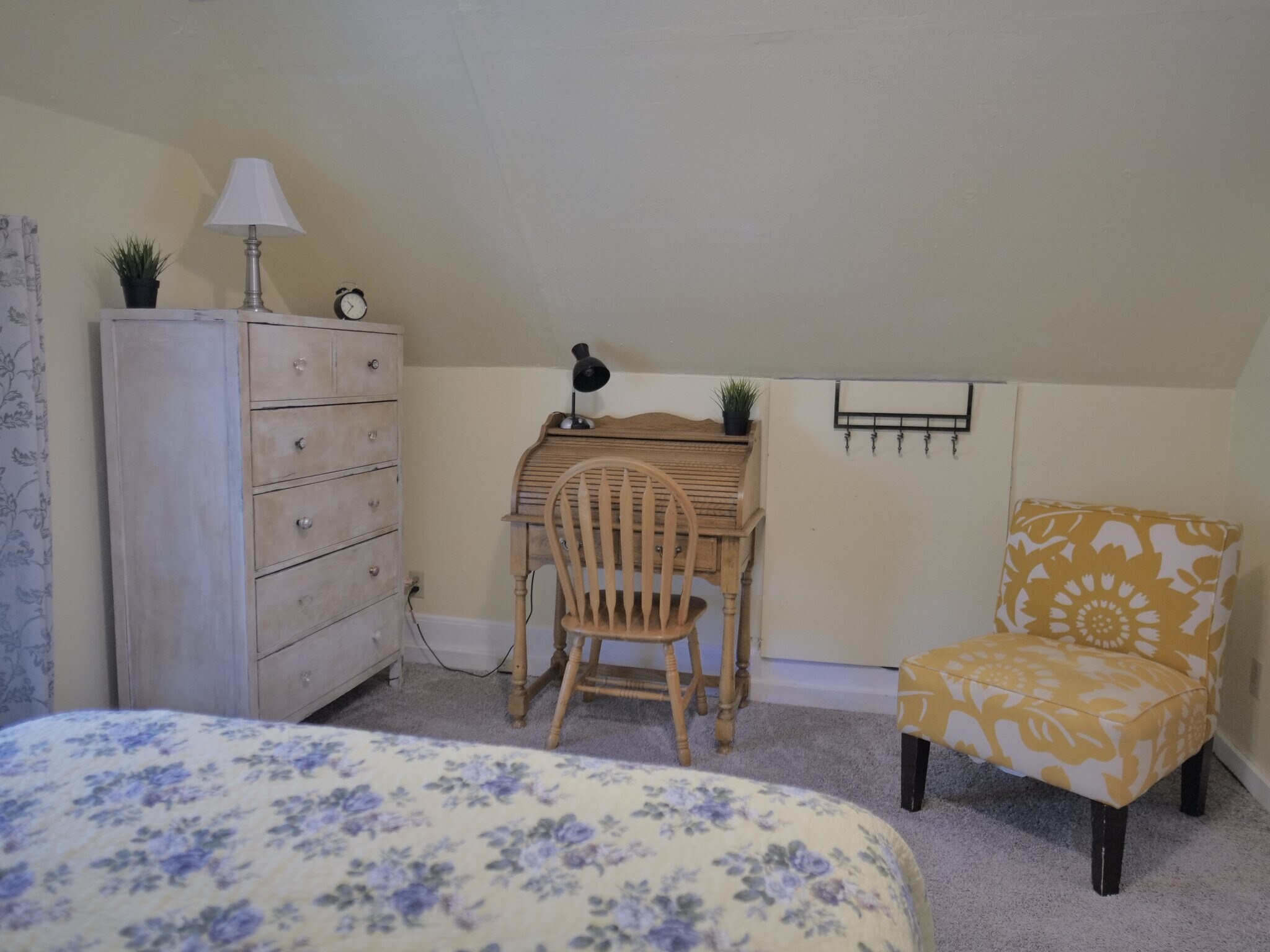 Building Photo - 814 E Cimarron St