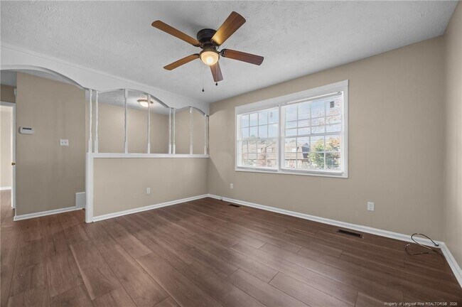 Building Photo - 735 Ashbrook Rd