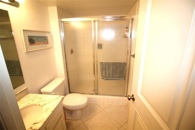 Building Photo - 5000 N Ocean Blvd