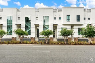 Building Photo - Luxury 2 Bedroom 2.5 Bath Townhome In Down...
