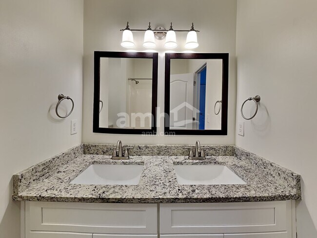 Building Photo - 201 Brackin Trace