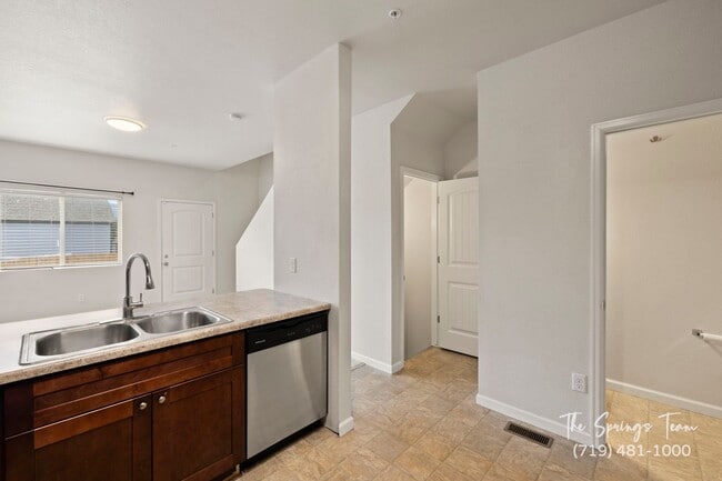 Building Photo - MODERN COMFORT IN LINCOLN COMMONS COMMUNITY IN WIDEFIELD | 3BD/3.5BA - Security Deposit Waiver Av...