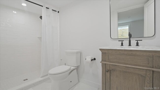 Building Photo - 7 Midhampton Ct