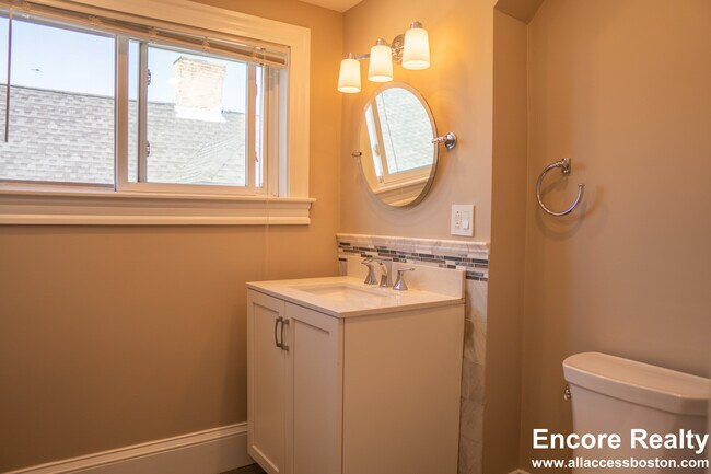 Building Photo - 7 Parker Hill Ave