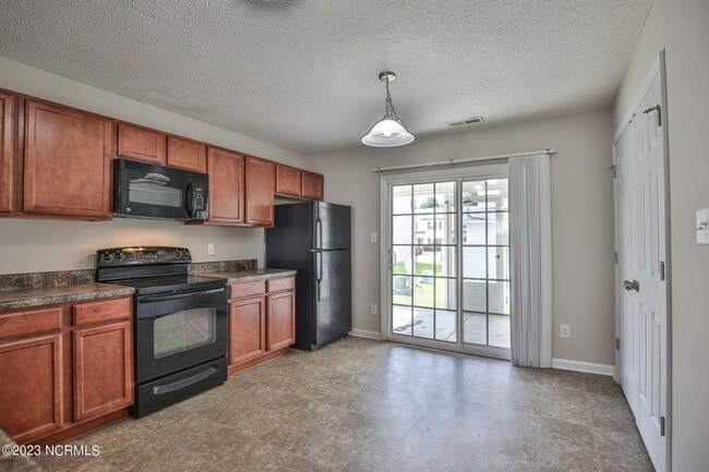 Building Photo - 4001 Banister Loop