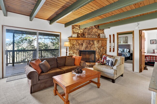 Building Photo - 26633 Thunderbird Dr