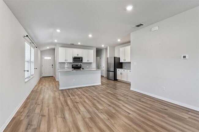 Building Photo - 504 Longmount Cv