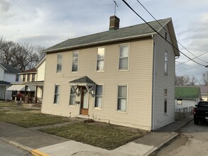 Building Photo - 136 W High St