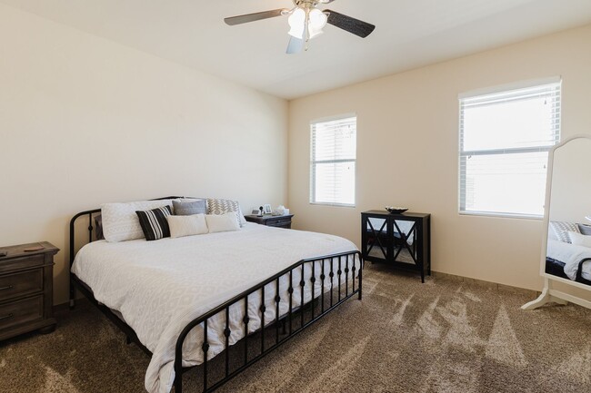 Building Photo - Meticulously kept 4 bedroom home with RV Parking/Hook ups