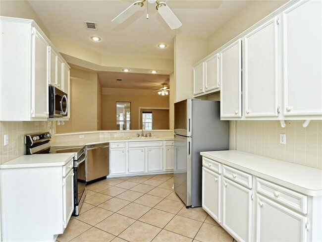 Building Photo - 13220 Villa Park Dr