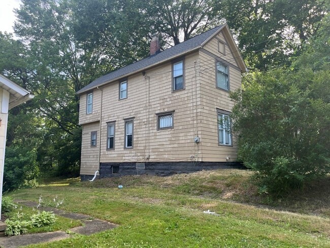 Building Photo - Spacious & Elegant 4-Bedroom Home with Exclusive Rent Discounts!