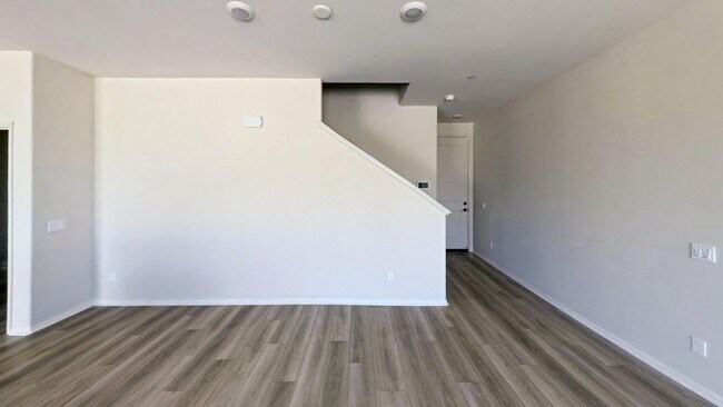 Building Photo - 40186 Birchfield Dr