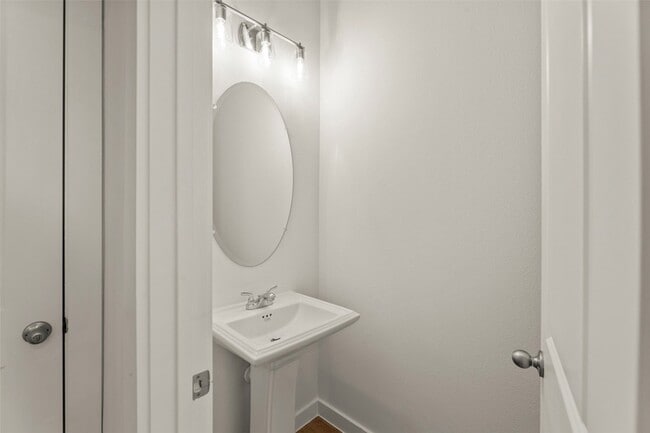 Building Photo - 3335 Verdant Ln