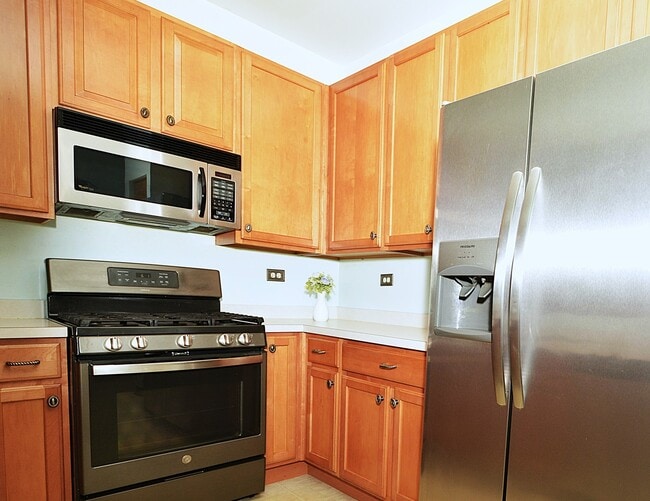Building Photo - 2460 Georgetown Cir