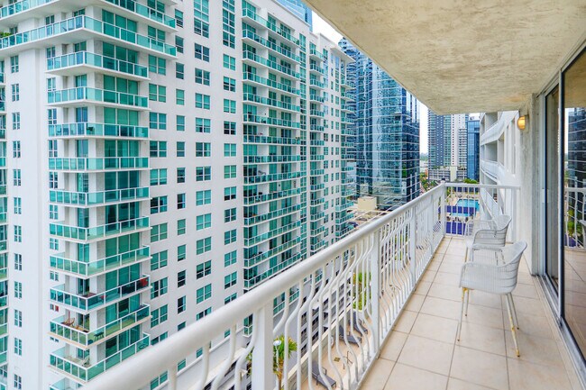 Building Photo - 1200 Brickell Bay Dr