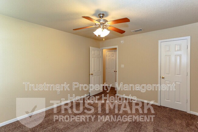 Building Photo - 4202 Elms Run Cir